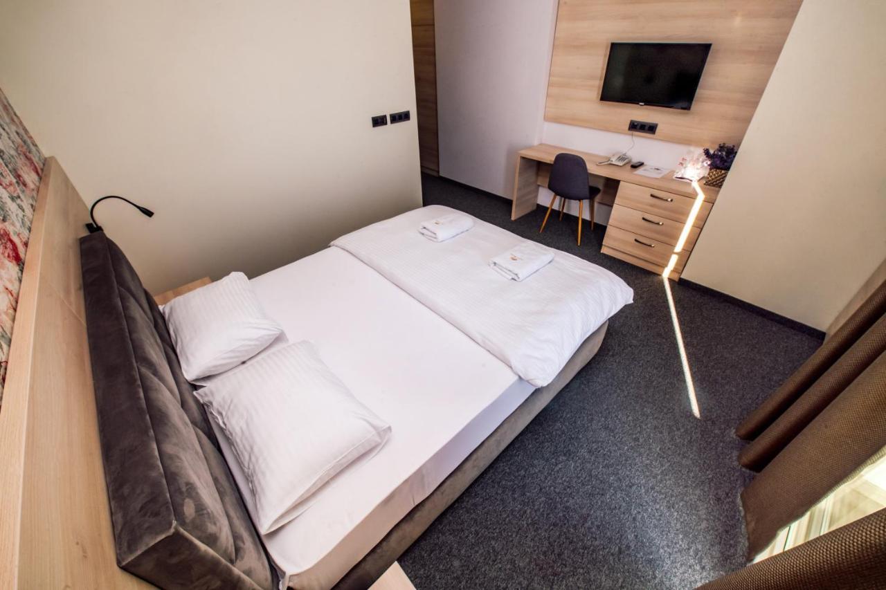 Hotel Zlatna Kruna 4*